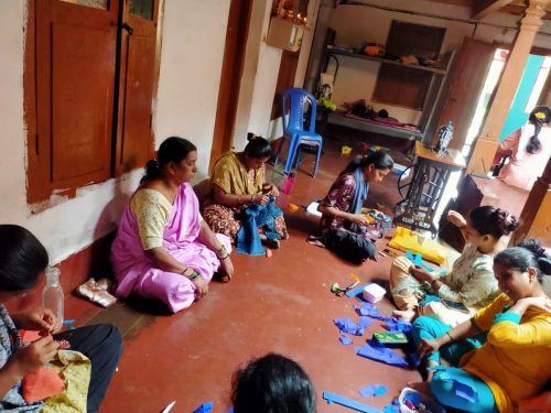 day-care-center-for-old-age-women (2)