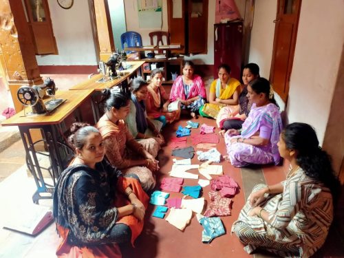 day-care-center-for-old-age-women (4)